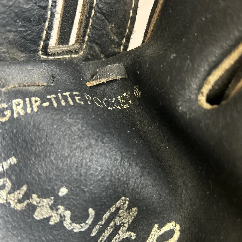 Wilson Signature Model A2174 Black Leather Baseball Glove Kevin McReynolds RHT